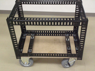 工具箱を載せる台車