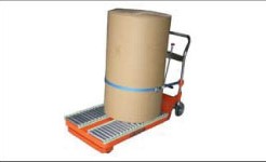 ドラム缶をパレットに上げ下げしてパレットに載せる昇降台車