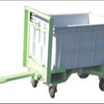 機械から発生する切粉を牽引して運搬する台車