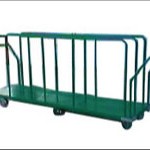 長尺物を６輪で小回り良く運搬する台車